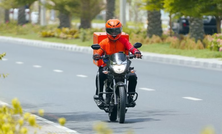 দুবাইয়ে বাংলাদেশি বাইক ও ট্যাক্সি চালকদের চাকরির সুযোগ: যা জানার প্রয়োজন 1 দুবাইয়ে বাংলাদেশি বাইক