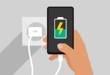 মোবাইল ফোন কখন চার্জে দেবেন?